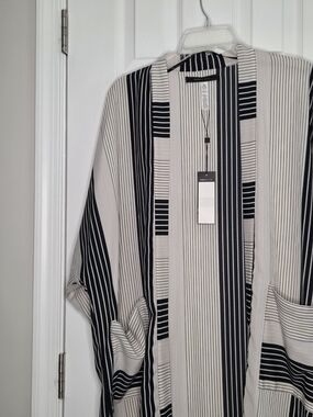 BCBGMaxazria Black/Beige Stripe Kimono